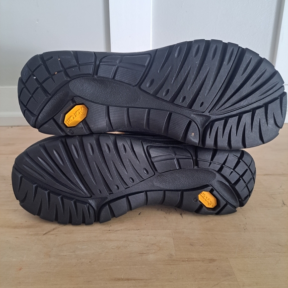 UGG Australia Women’s Waterproof Shearling Lined Winter Boots – Size 7 - Picture 6 of 9